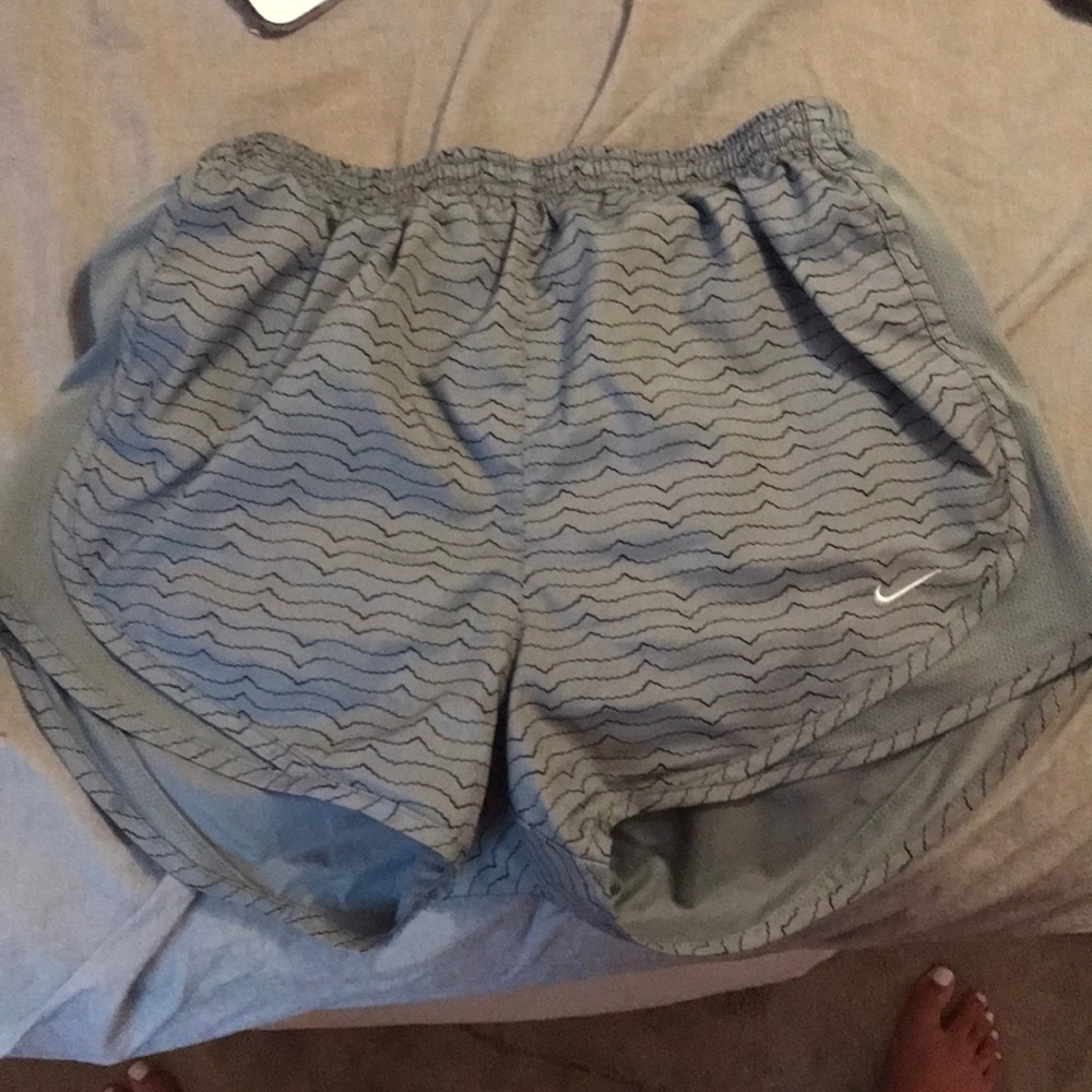 Grey Nike shorts!! Small